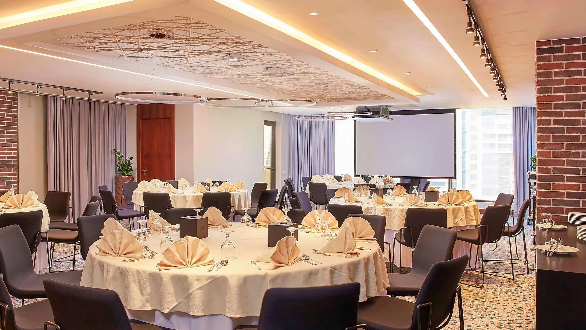 Mercure Hotel Apartments Dubai Barsha Heights 4*,  United Arab Emirates